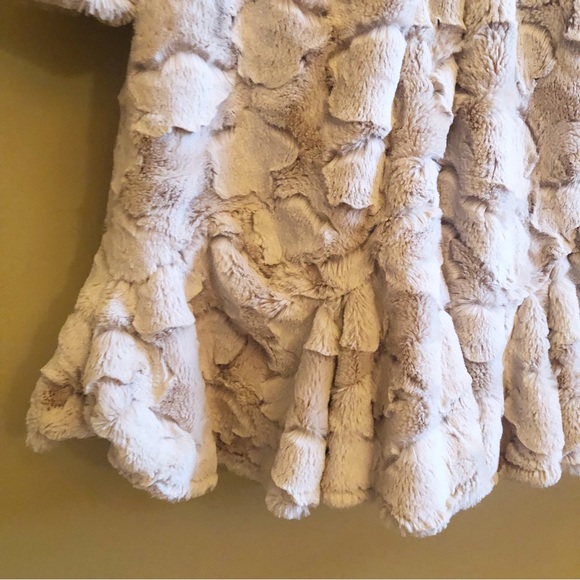 American Widgeon Chasing Fireflies Faux Fur Coat and Hat - Picture 3 of 12